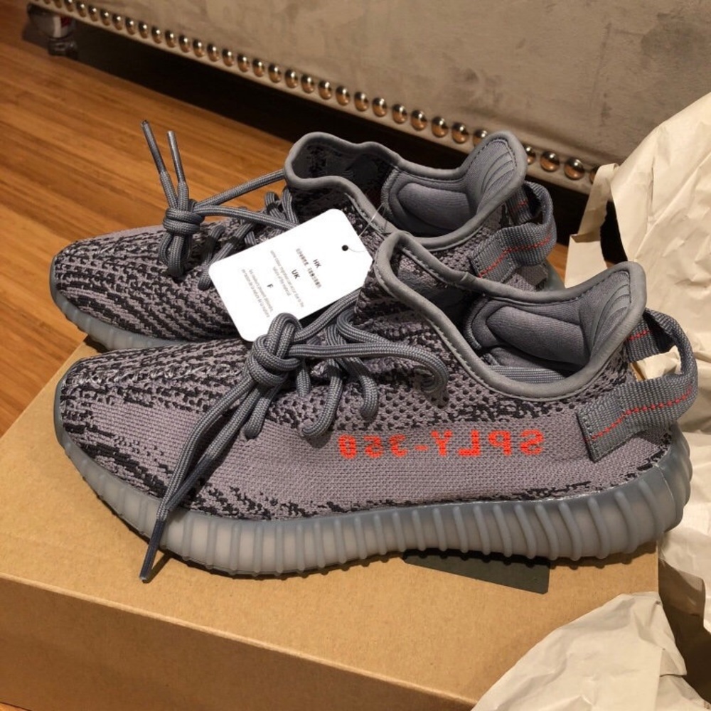 Yeezy boost 350 v2 size 6
